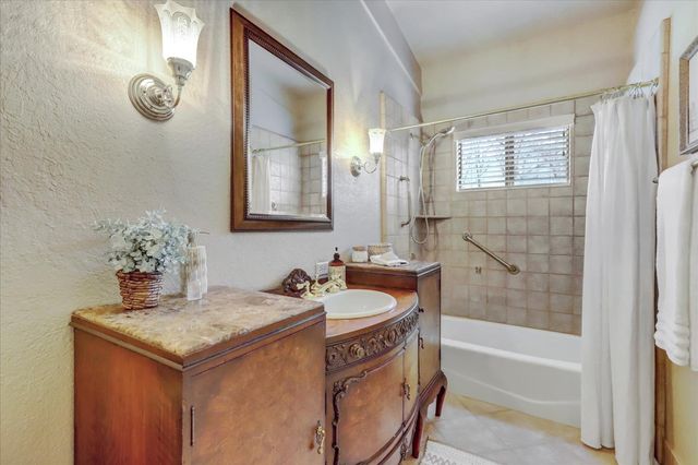 12025 Wanderer Rd, Auburn, CA 95602