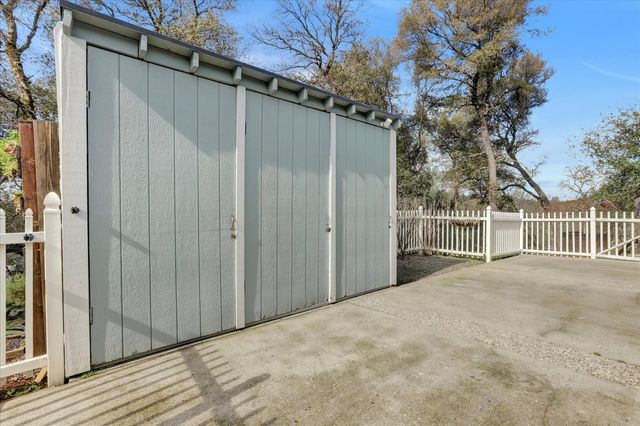 12025 Wanderer Rd, Auburn, CA 95602