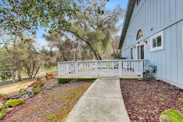 12025 Wanderer Rd, Auburn, CA 95602