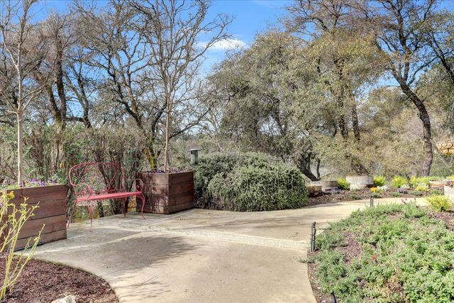 12025 Wanderer Rd, Auburn, CA 95602