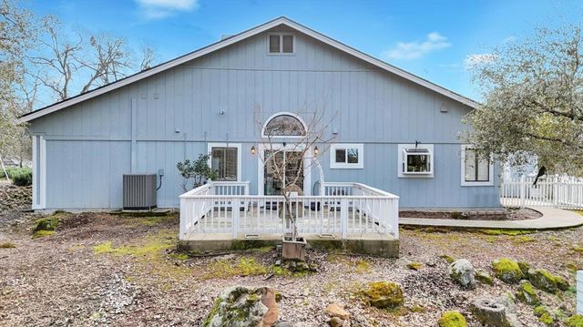 12025 Wanderer Rd, Auburn, CA 95602
