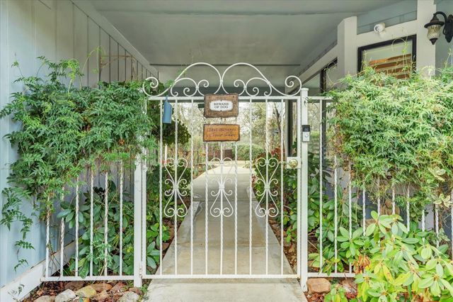 12025 Wanderer Rd, Auburn, CA 95602