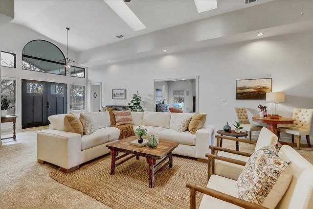 12025 Wanderer Rd, Auburn, CA 95602