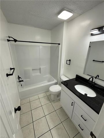 471 Lees Mill DR, Newport News, VA 23608