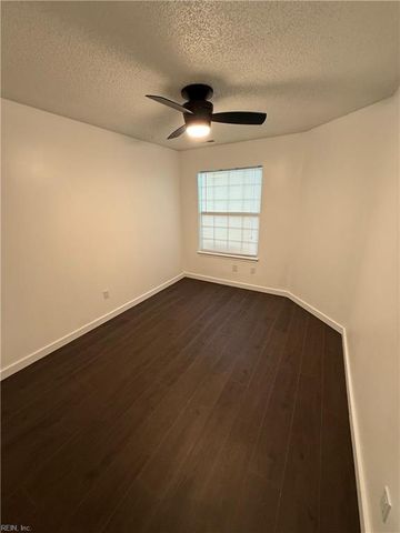 471 Lees Mill DR, Newport News, VA 23608