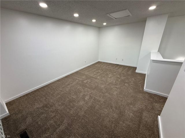 471 Lees Mill DR, Newport News, VA 23608