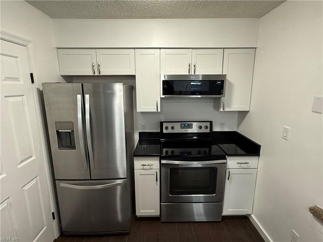 471 Lees Mill DR, Newport News, VA 23608