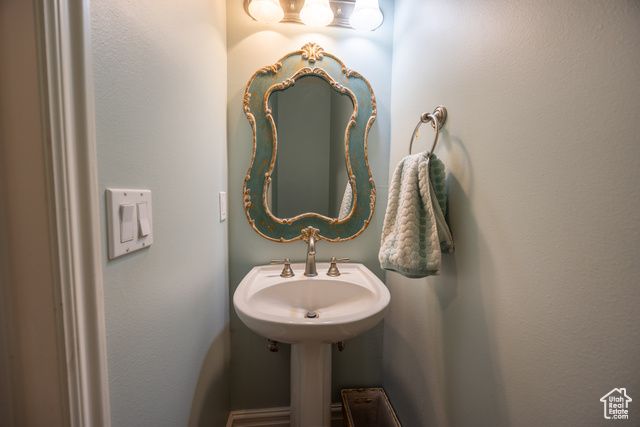 8797 S BRIDGER BLVD, Paradise, UT 84328