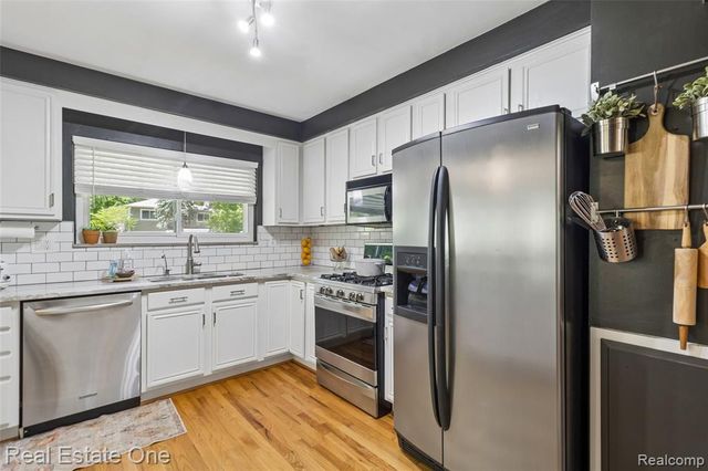 2189 Devonshire Road, Bloomfield Hills, MI 48302