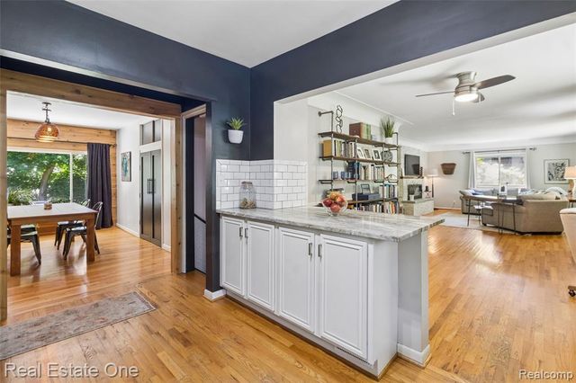 2189 Devonshire Road, Bloomfield Hills, MI 48302