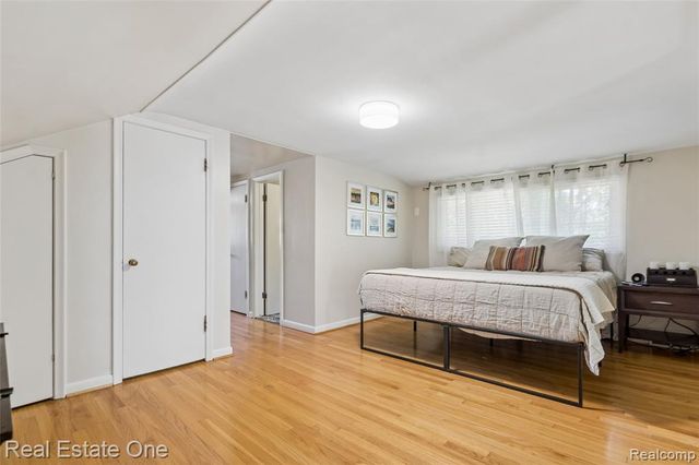 2189 Devonshire Road, Bloomfield Hills, MI 48302