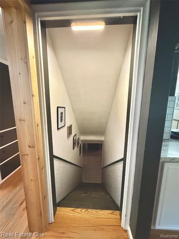 2189 Devonshire Road, Bloomfield Hills, MI 48302
