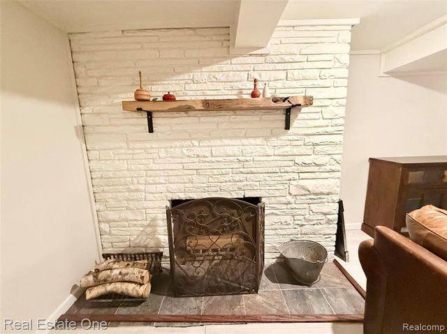 2189 Devonshire Road, Bloomfield Hills, MI 48302