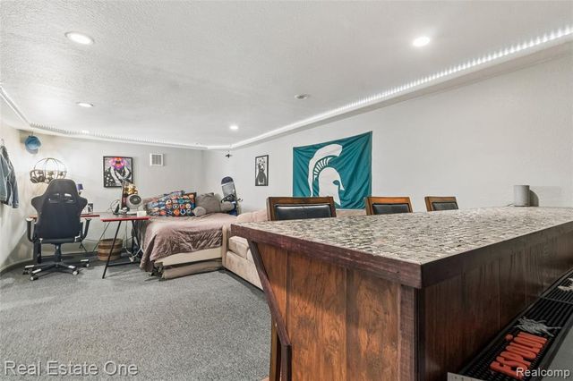 2189 Devonshire Road, Bloomfield Hills, MI 48302