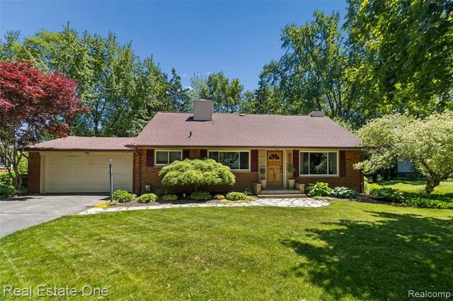 2189 Devonshire Road, Bloomfield Hills, MI 48302