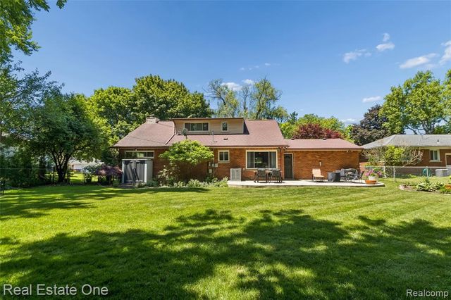 2189 Devonshire Road, Bloomfield Hills, MI 48302