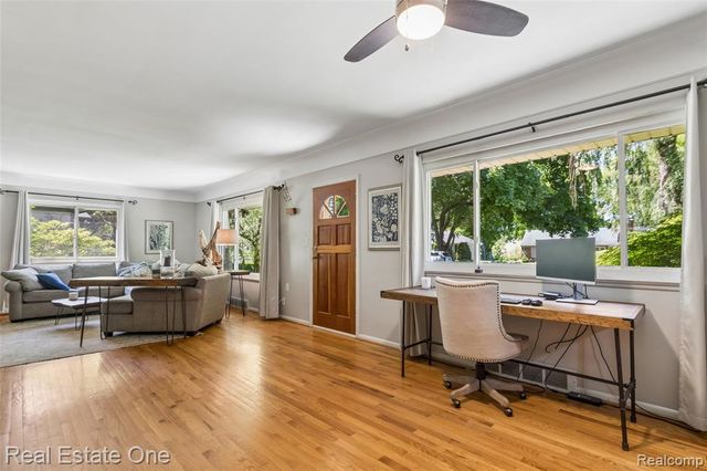 2189 Devonshire Road, Bloomfield Hills, MI 48302