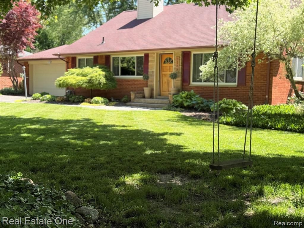2189 Devonshire Road, Bloomfield Hills, MI 48302