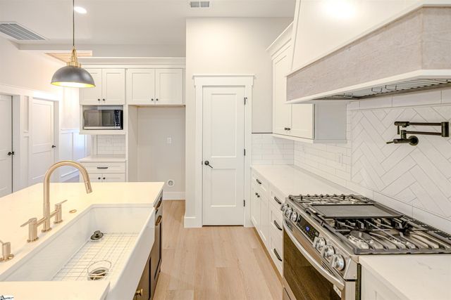 174 Turtle Dove Lane, Seneca, SC 29678