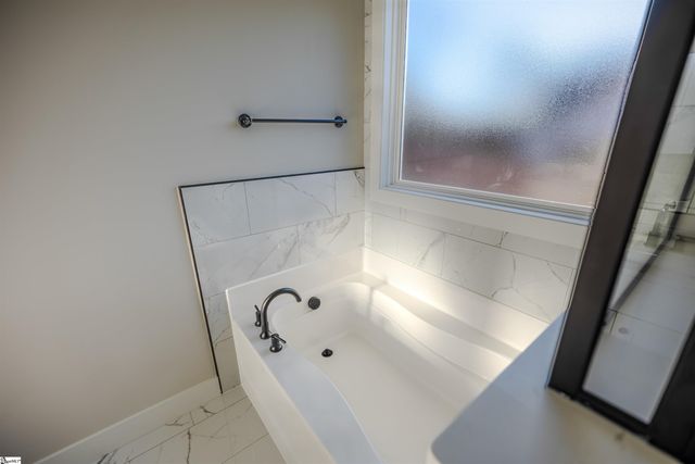 174 Turtle Dove Lane, Seneca, SC 29678