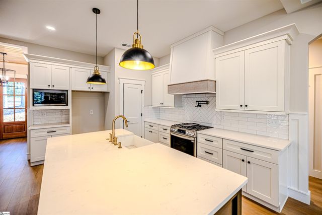 174 Turtle Dove Lane, Seneca, SC 29678