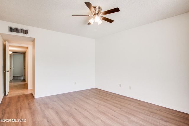 7581 E Desert Anchor Boulevard, Tucson, AZ 85715