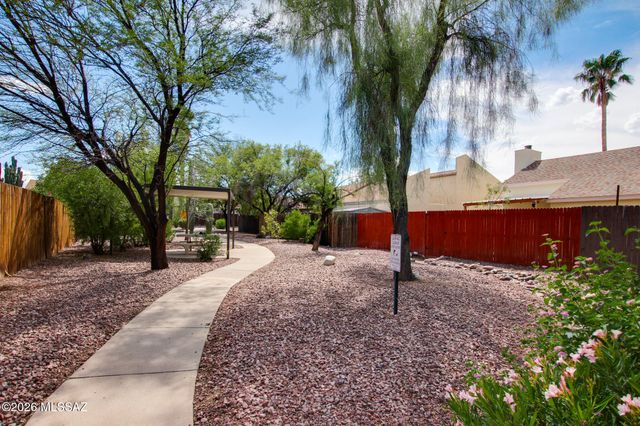 7581 E Desert Anchor Boulevard, Tucson, AZ 85715