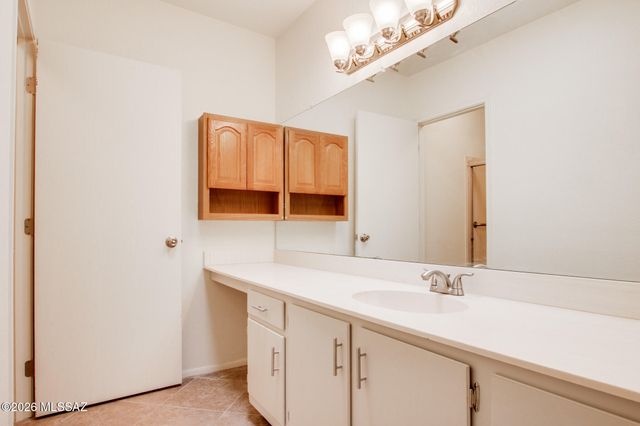 7581 E Desert Anchor Boulevard, Tucson, AZ 85715