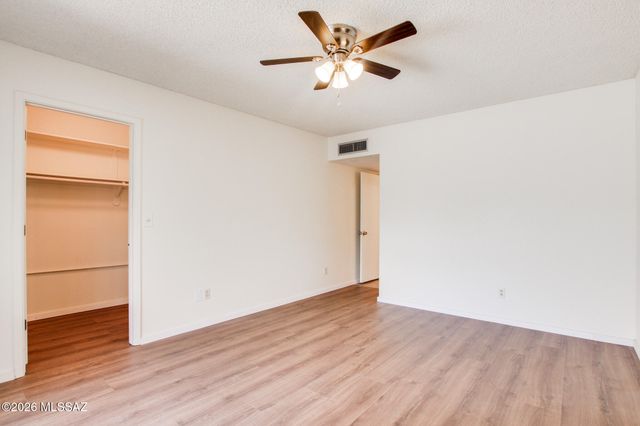 7581 E Desert Anchor Boulevard, Tucson, AZ 85715