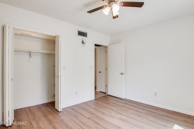 7581 E Desert Anchor Boulevard, Tucson, AZ 85715