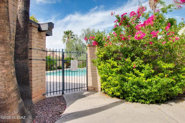 7581 E Desert Anchor Boulevard, Tucson, AZ 85715