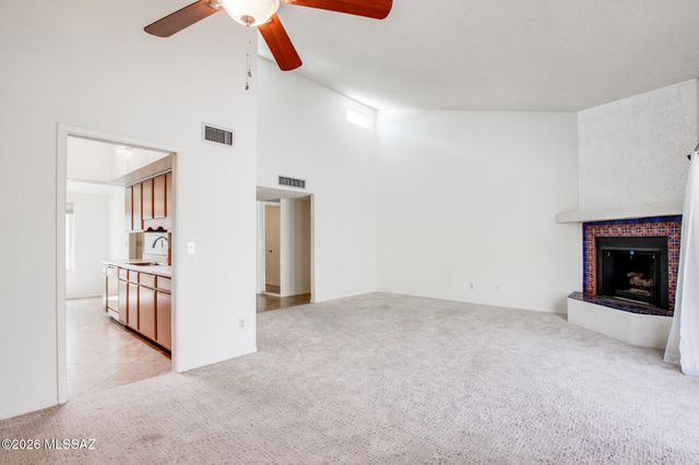 7581 E Desert Anchor Boulevard, Tucson, AZ 85715