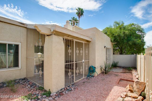 7581 E Desert Anchor Boulevard, Tucson, AZ 85715