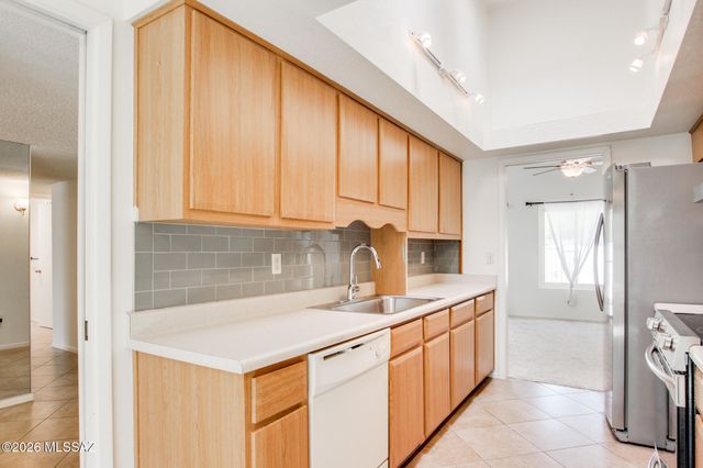 7581 E Desert Anchor Boulevard, Tucson, AZ 85715