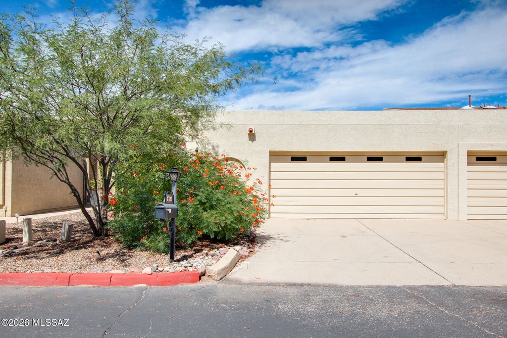 7581 E Desert Anchor Boulevard, Tucson, AZ 85715