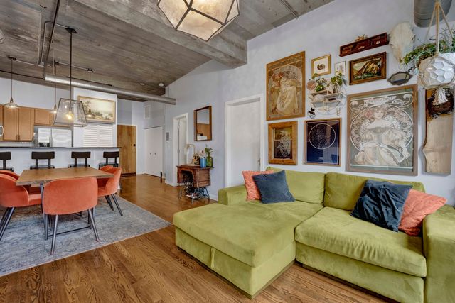 1110 W 15th Street 316, Chicago, IL 60608