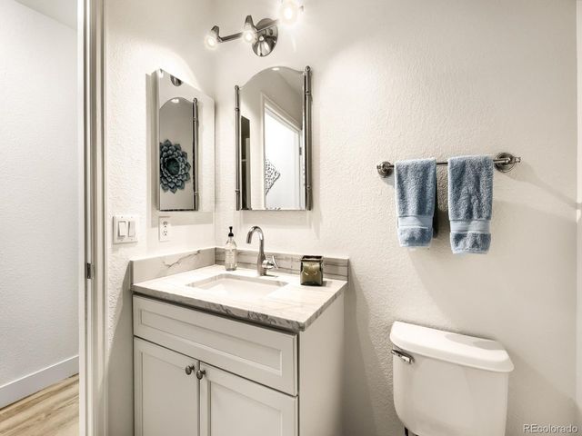 23682 E Links Pl, Aurora, CO 80016