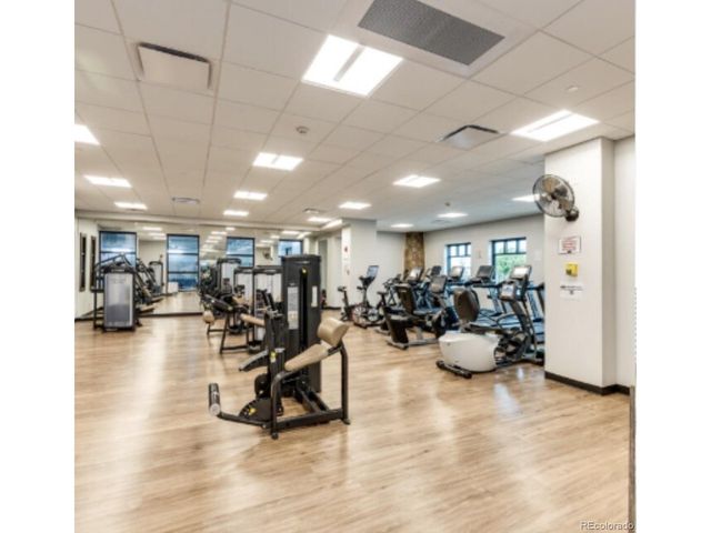 23682 E Links Pl, Aurora, CO 80016