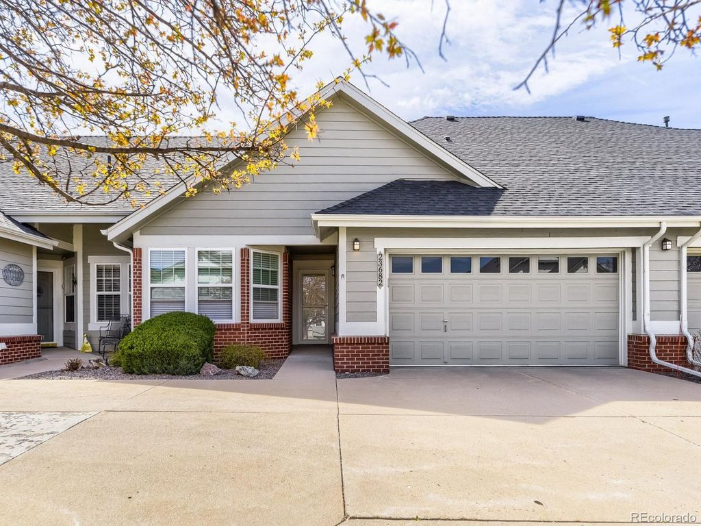 23682 E Links Pl, Aurora, CO 80016