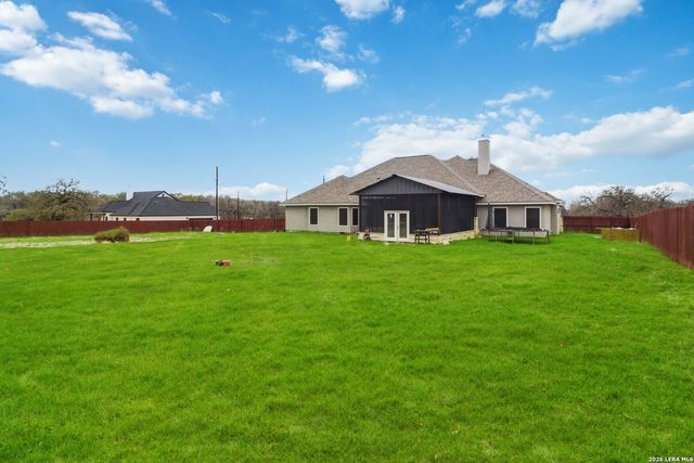 104 Hondo, La Vernia, TX 78121