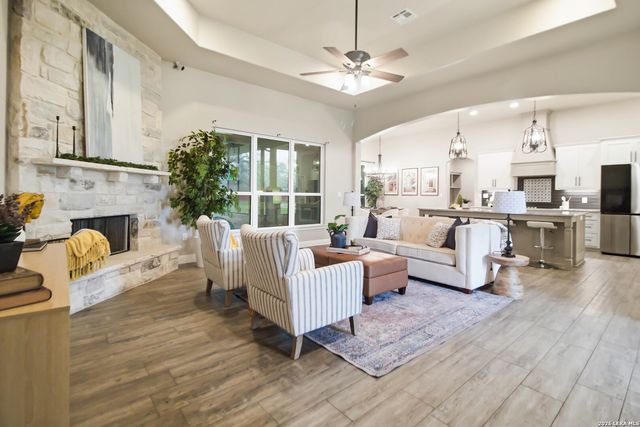 104 Hondo, La Vernia, TX 78121