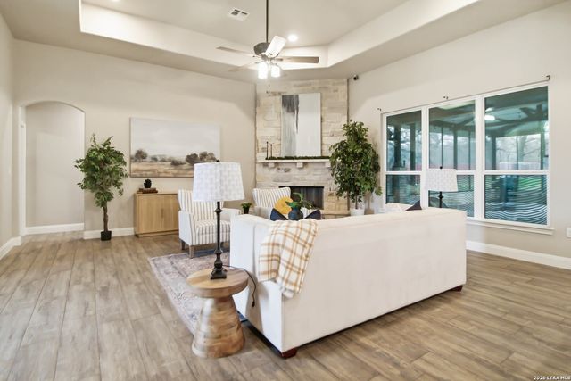 104 Hondo, La Vernia, TX 78121