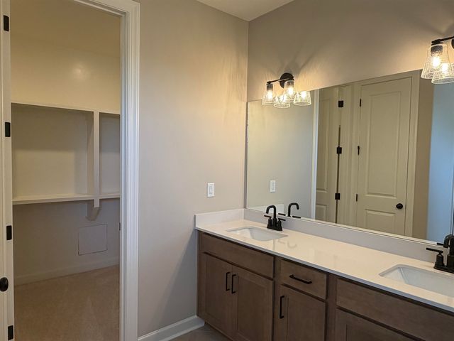110 LAUREL WOOD LN, Oakland, TN 38060