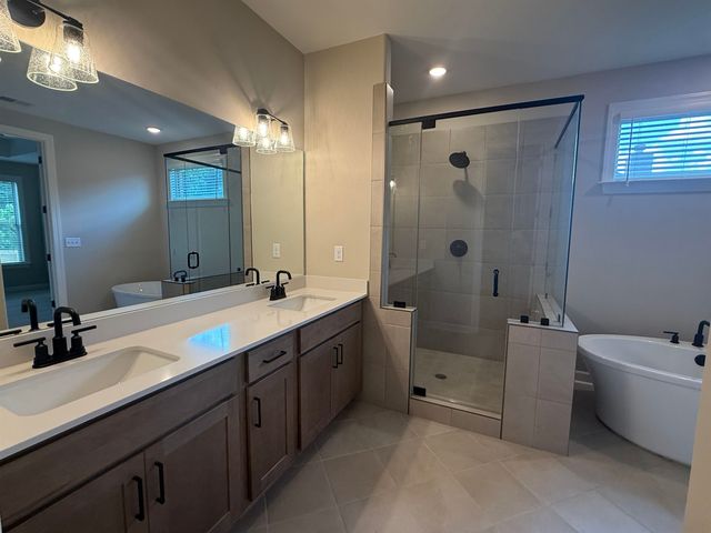 110 LAUREL WOOD LN, Oakland, TN 38060