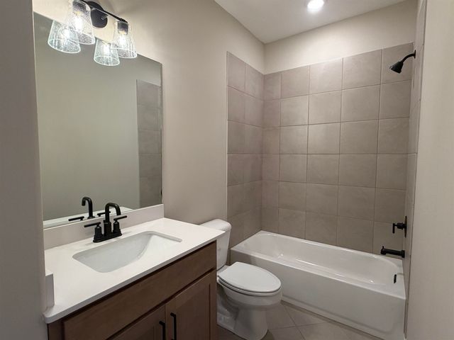 110 LAUREL WOOD LN, Oakland, TN 38060