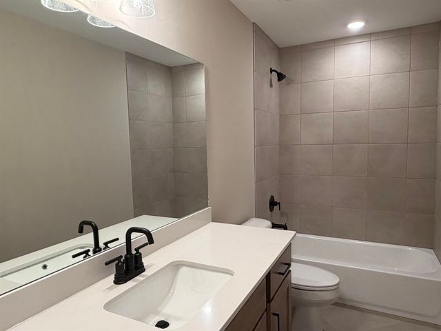 110 LAUREL WOOD LN, Oakland, TN 38060