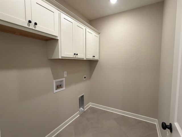 110 LAUREL WOOD LN, Oakland, TN 38060