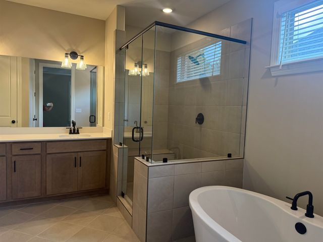 110 LAUREL WOOD LN, Oakland, TN 38060
