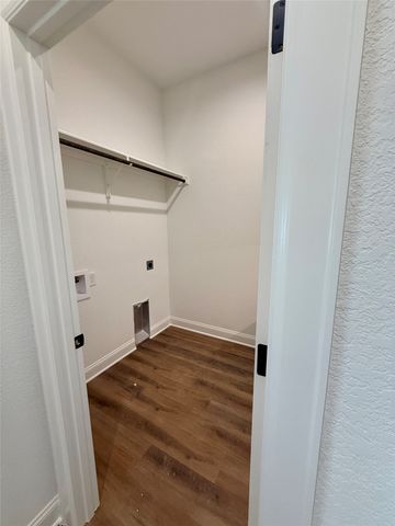 10400 T Bury Lane, Waco, TX 76708