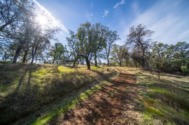 000 Weseman Road, Redding, CA 96001